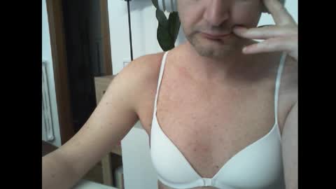 Alexia online show from 02/15/26, 08:57