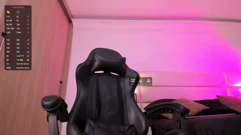 Snapshot of alexjaccob chatting on 12/17/25, 01:17 Alex Jaccob online show from 12/17/25, 01:17