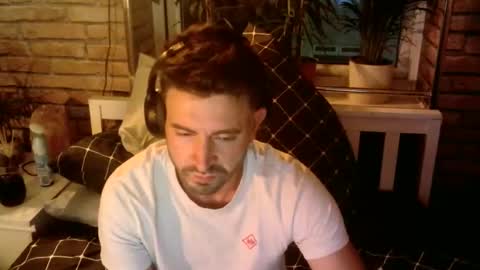 Snapshot of alexlive1 chatting on 09/26/25, 08:57 alexlive1 online show from 09/26/25, 08:57