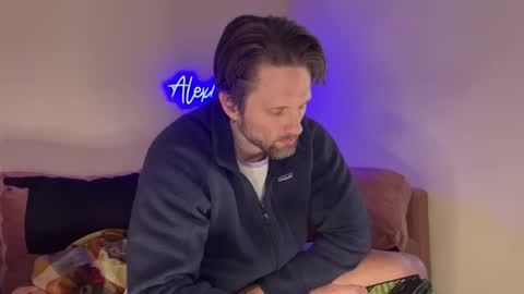 Snapshot of alexmanndickerson chatting on 11/08/25, 05:01 Alex Mann online show from 11/08/25, 05:01