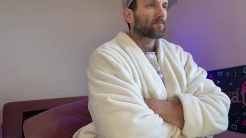 Snapshot of alexmanndickerson chatting on 12/16/25, 06:24 Alex Mann online show from 12/16/25, 06:24