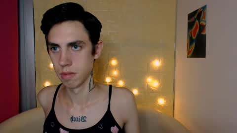 Snapshot of alexnaughty14 chatting on 09/24/25, 07:55 alexnaughty14 online show from 09/24/25, 07:55