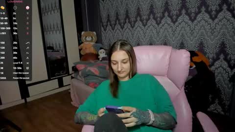 Snapshot of alexracc00n chatting on 12/09/24, 04:45 Alex online show from 12/09/24, 04:45