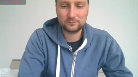 Snapshot of alexswitch8888 chatting on 10/21/25, 06:36 Alex online show from 10/21/25, 06:36