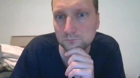 Snapshot of alexswitch8888 chatting on 12/15/25, 07:23 Alex online show from 12/15/25, 07:23