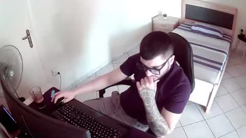 alexthepro00 online show from 06/19/26, 01:04