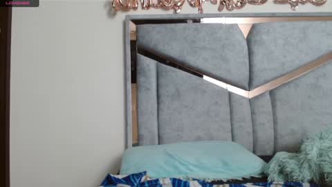 alex y luisa online show from 12/20/24, 01:54