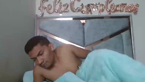 alex y luisa online show from 01/07/25, 02:41