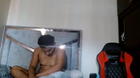 alex y luisa online show from 06/24/26, 04:39