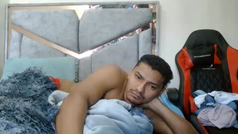 alex y luisa online show from 06/25/26, 03:05