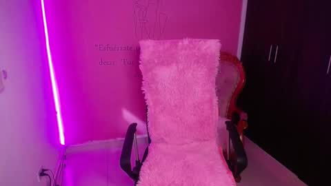 alexxa_1111 online show from 11/20/25, 01:50