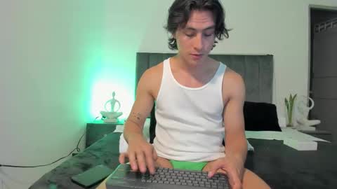 Alexxander Hall online show from 09/23/25, 10:35
