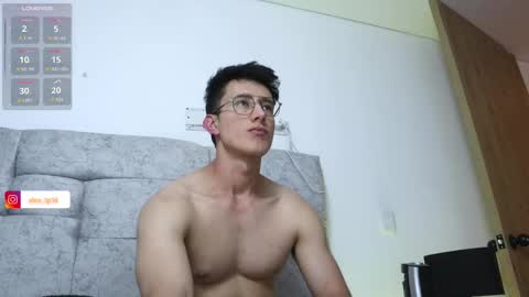 Snapshot of alexxx__01 chatting on 10/01/25, 11:00 Alex online show from 10/01/25, 11:00