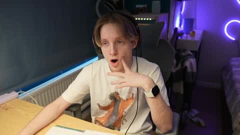 Alexycutie online show from 04/29/26, 11:58