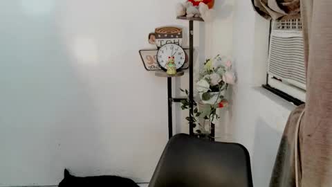 MARIE online show from 10/21/25, 05:52