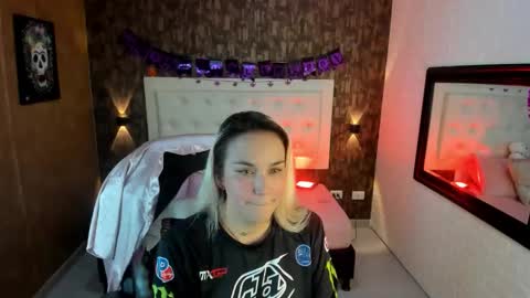 alezzafox__ online show from 10/27/25, 04:27