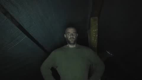 Snapshot of alfiesolomons87 chatting on 09/24/25, 12:03 alfiesolomons87 online show from 09/24/25, 12:03