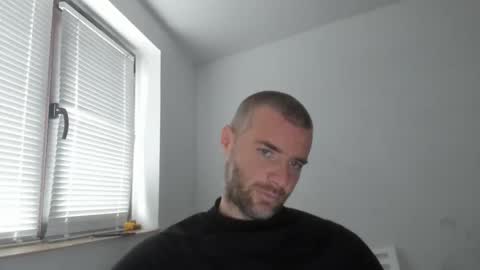 Snapshot of alfiesolomons87 chatting on 11/19/25, 11:21 alfiesolomons87 online show from 11/19/25, 11:21