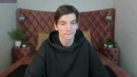 Snapshot of alfred_joness chatting on 10/22/25, 06:57 Alfred online show from 10/22/25, 06:57