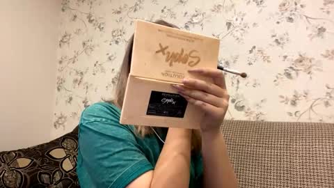 Kate online show from 10/21/25, 11:22