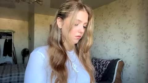 Maria online show from 09/17/25, 07:32