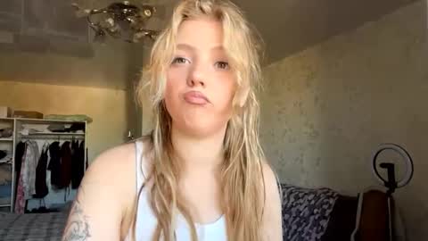 Maria online show from 10/08/25, 07:17