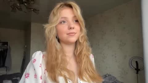 Maria online show from 10/28/25, 07:01