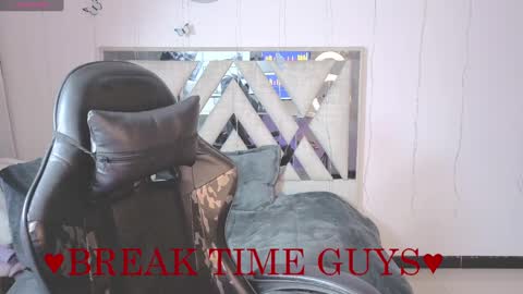 Carolina Join The Fan Club  online show from 11/22/25, 01:37