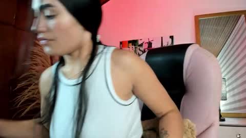 Snapshot of alheli_16 chatting on 10/12/25, 02:16 Alheli online show from 10/12/25, 02:16