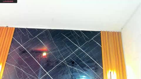 ali_dl online show from 11/17/25, 09:42