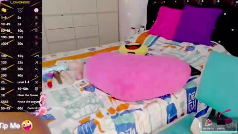 Snapshot of aliana_ross chatting on 02/15/25, 05:41 aliana_ross online show from 02/15/25, 05:41