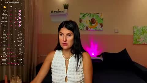 Snapshot of alianna_solo_kiss chatting on 07/27/26, 11:28 Alianna online show from 07/27/26, 11:28