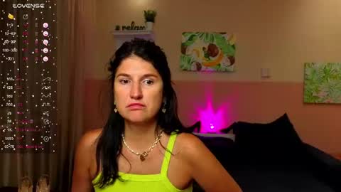 Snapshot of alianna_solo_kiss chatting on 07/28/26, 05:25 Alianna online show from 07/28/26, 05:25