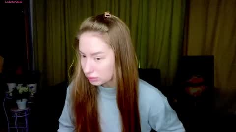 Snapshot of alicafoxis chatting on 04/19/26, 05:29 Alica online show from 04/19/26, 05:29