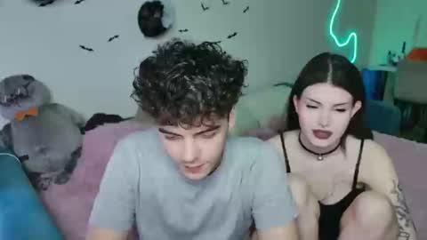 alice and james online show from 10/17/25, 06:43