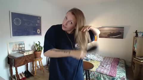 Alice online show from 11/09/25, 10:13