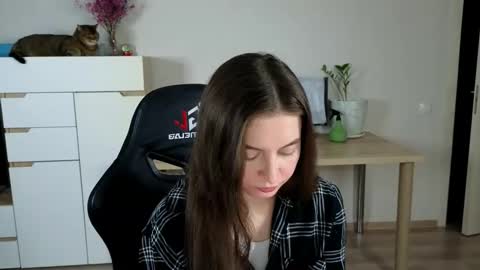 Alice online show from 10/04/25, 07:01