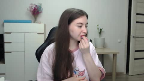 Snapshot of alice_________________________ chatting on 11/03/25, 05:47 Alice online show from 11/03/25, 05:47