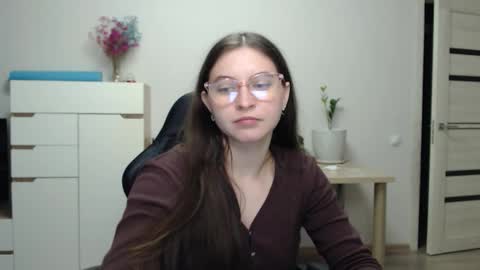 Snapshot of alice_________________________ chatting on 11/05/25, 04:29 Alice online show from 11/05/25, 04:29