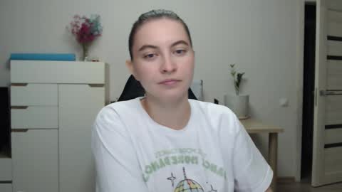 Snapshot of alice_________________________ chatting on 11/06/25, 05:25 Alice online show from 11/06/25, 05:25