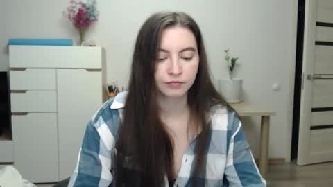 Snapshot of alice_________________________ chatting on 11/10/25, 05:34 Alice online show from 11/10/25, 05:34