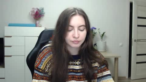 Snapshot of alice_________________________ chatting on 11/16/25, 08:25 Alice online show from 11/16/25, 08:25