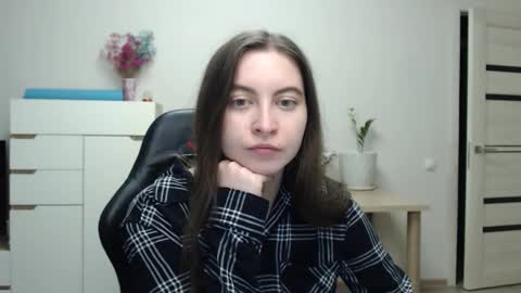 Snapshot of alice_________________________ chatting on 11/27/25, 10:34 Alice online show from 11/27/25, 10:34