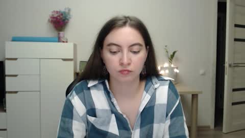 Snapshot of alice_________________________ chatting on 12/05/25, 06:48 Alice online show from 12/05/25, 06:48