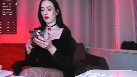 Snapshot of alice___mistress chatting on 01/26/25, 02:45 Miss Alice online show from 01/26/25, 02:45