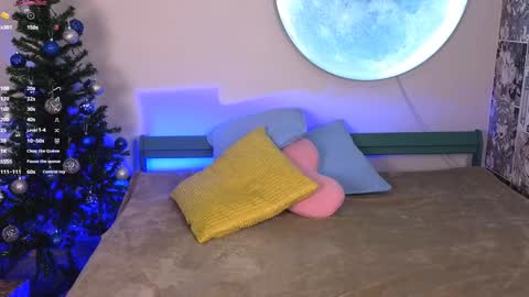 Snapshot of alice__grace_ chatting on 12/25/24, 09:43 your Alice online show from 12/25/24, 09:43