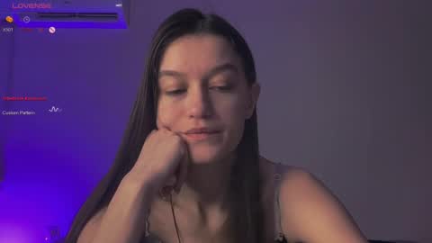 Snapshot of alice__grace_ chatting on 02/19/25, 04:00 your Alice online show from 02/19/25, 04:00