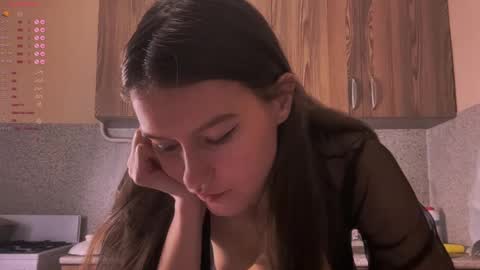 Snapshot of alice__grace_ chatting on 03/12/25, 06:44 your Alice online show from 03/12/25, 06:44