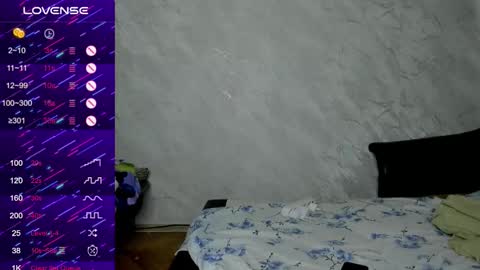 Snapshot of alice_allens chatting on 09/21/25, 11:45 Alice online show from 09/21/25, 11:45