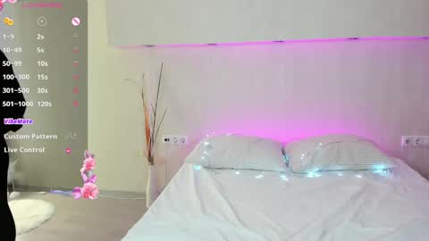 Snapshot of alice_diva chatting on 12/18/24, 07:26 Alice GMT2 Mon 3-9 AM Tue 3-9 AM Fri 3-9 AM Sat 3-9 AM Sun 3-9 AM online show from 12/18/24, 07:26